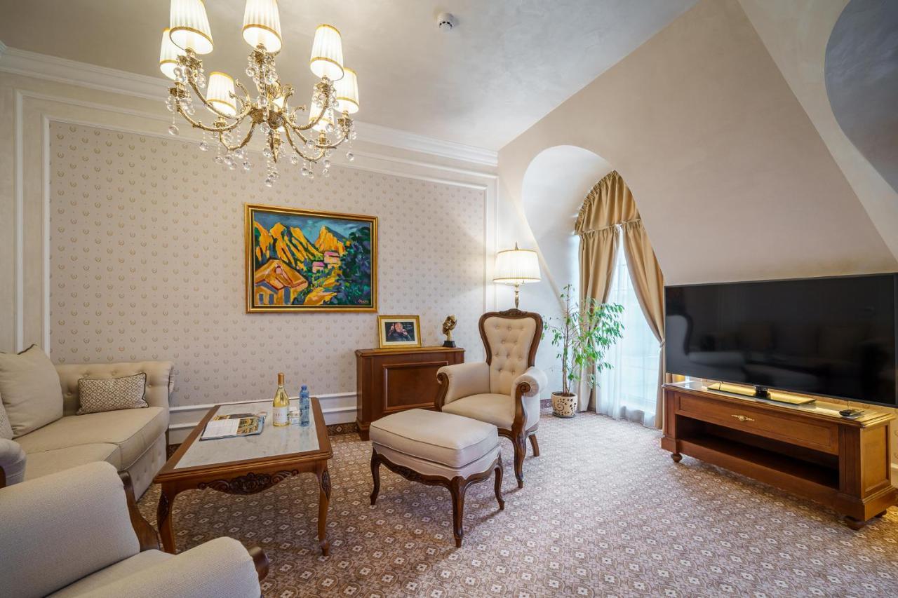 Residence City Garden - Certificate Of Excellence Top 10 Best Five-Stars City Hotels For 2024 Awarded By Htif Plovdiv Luaran gambar