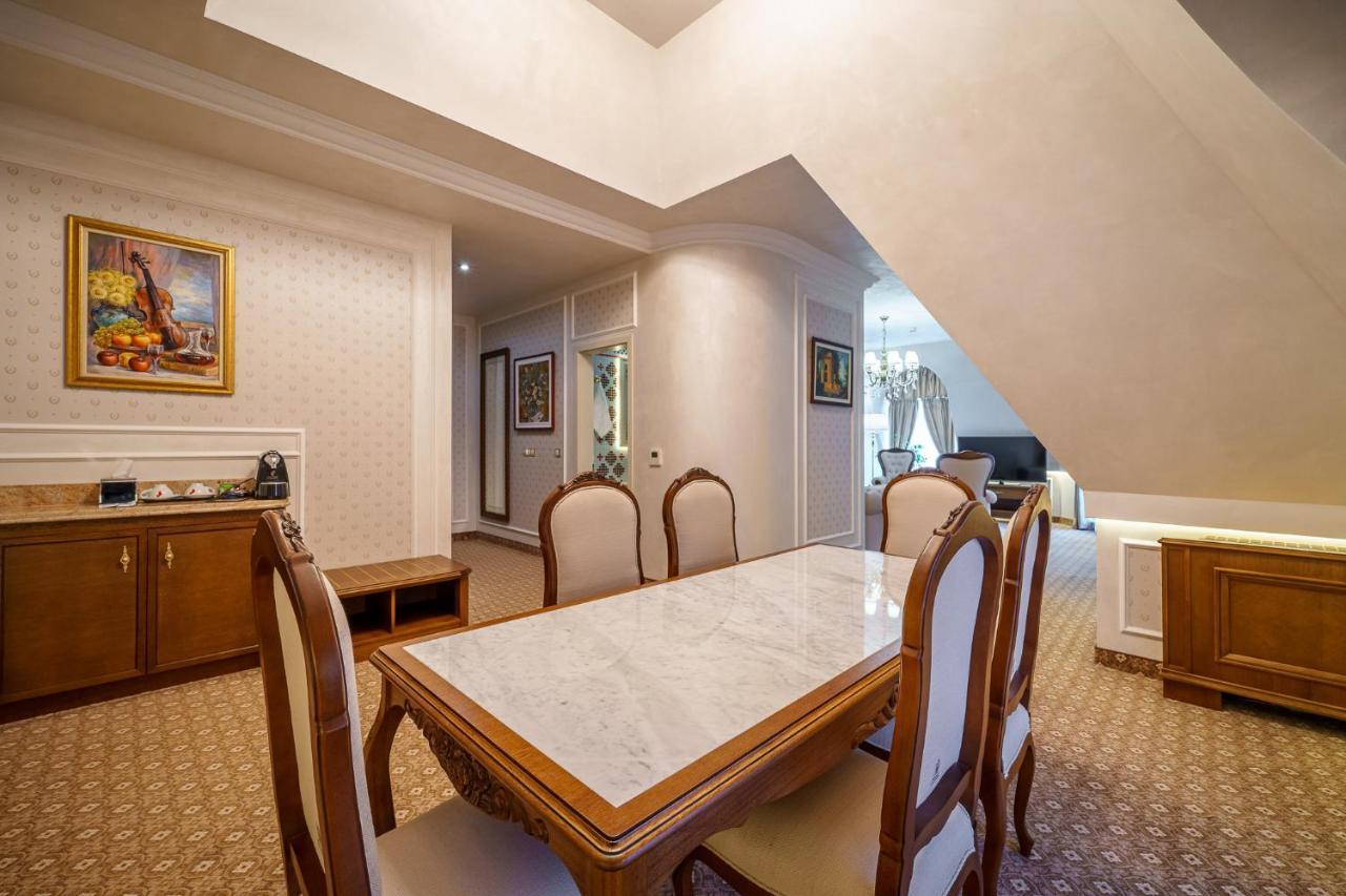Residence City Garden - Certificate Of Excellence Top 10 Best Five-Stars City Hotels For 2024 Awarded By Htif Plovdiv Luaran gambar