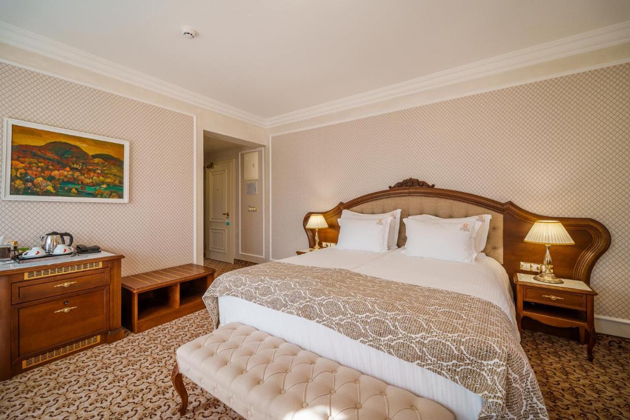 Residence City Garden - Certificate Of Excellence Top 10 Best Five-Stars City Hotels For 2024 Awarded By Htif Plovdiv Luaran gambar