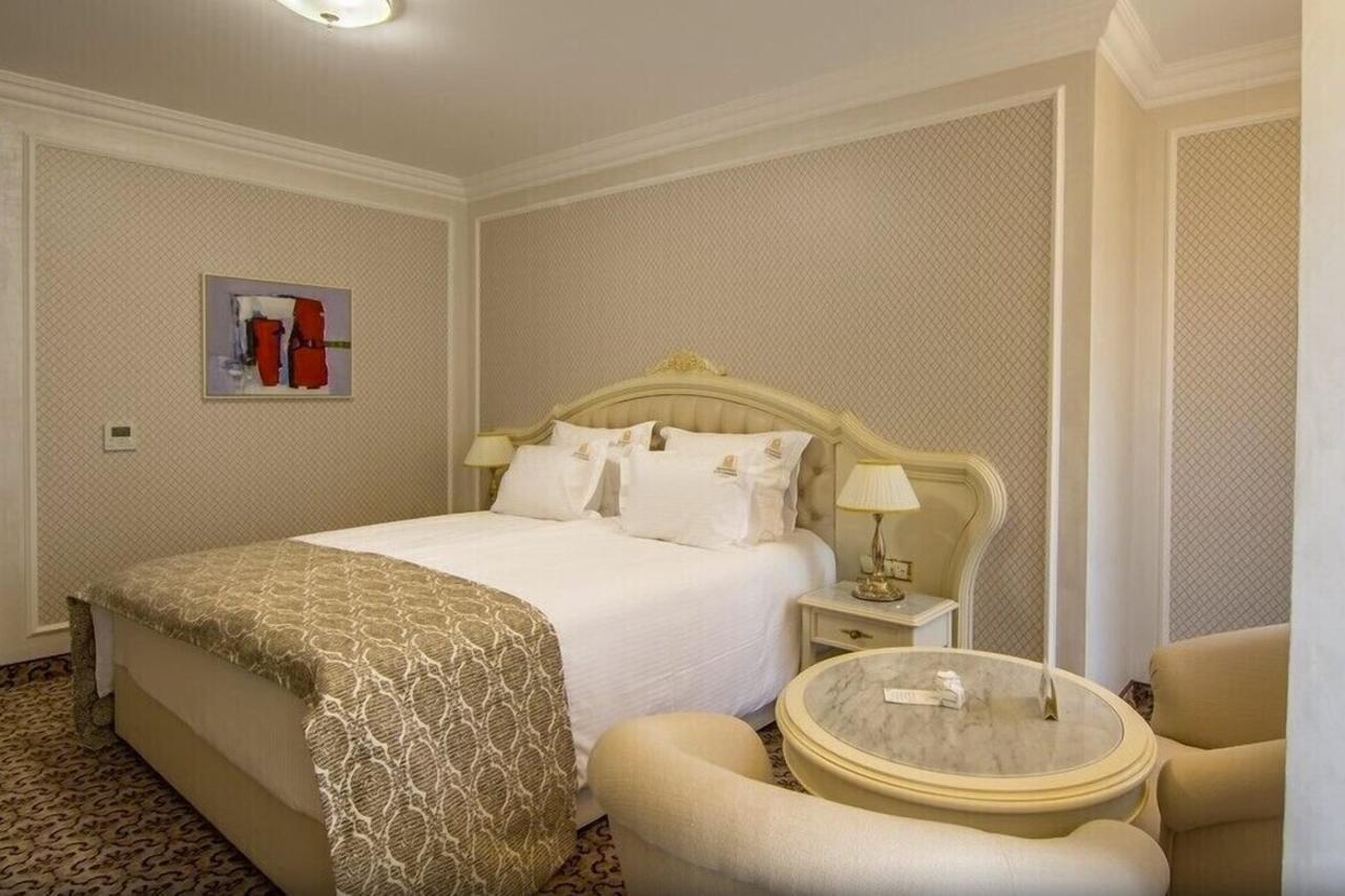 Residence City Garden - Certificate Of Excellence Top 10 Best Five-Stars City Hotels For 2024 Awarded By Htif Plovdiv Luaran gambar