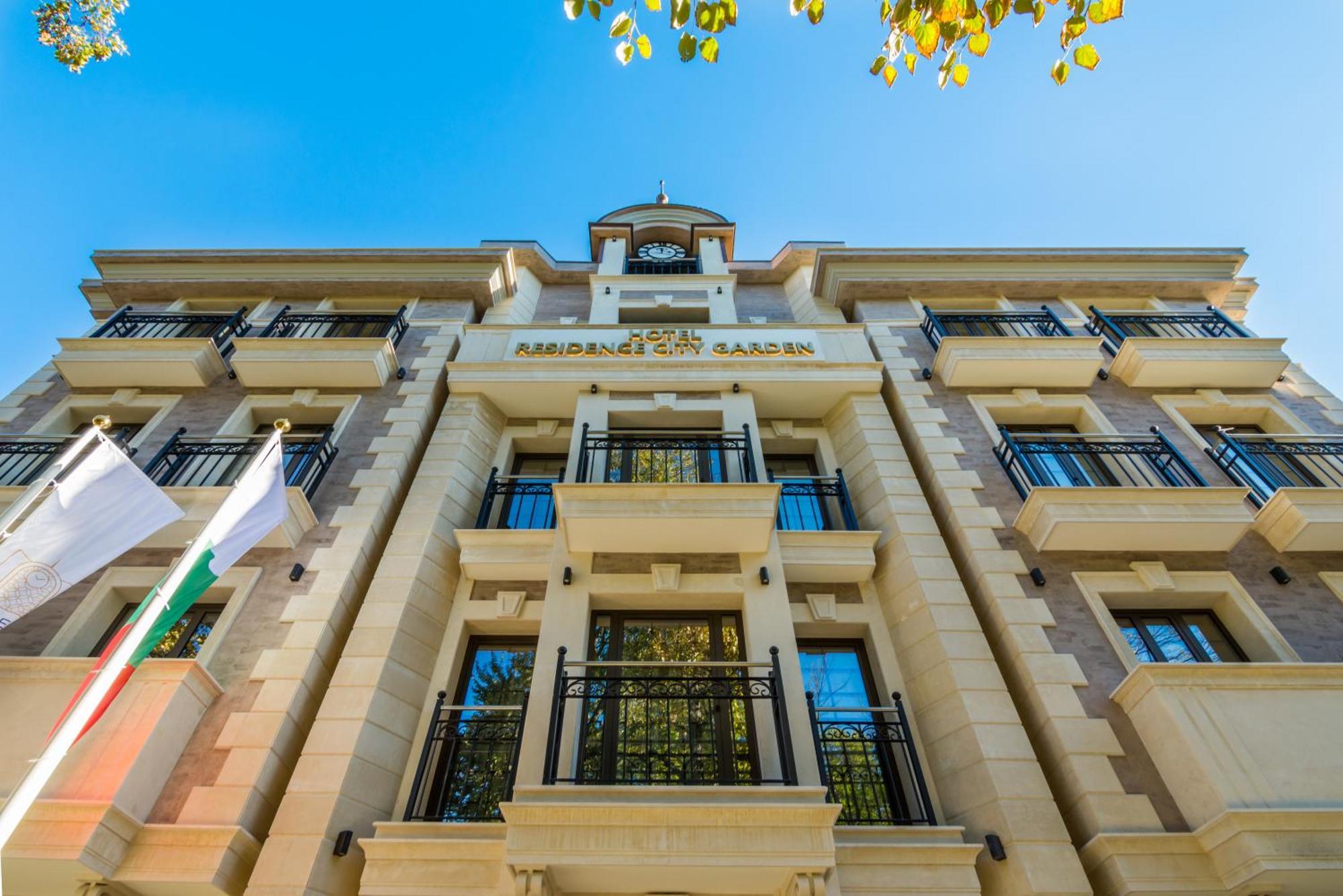 Residence City Garden - Certificate Of Excellence Top 10 Best Five-Stars City Hotels For 2024 Awarded By Htif Plovdiv Luaran gambar