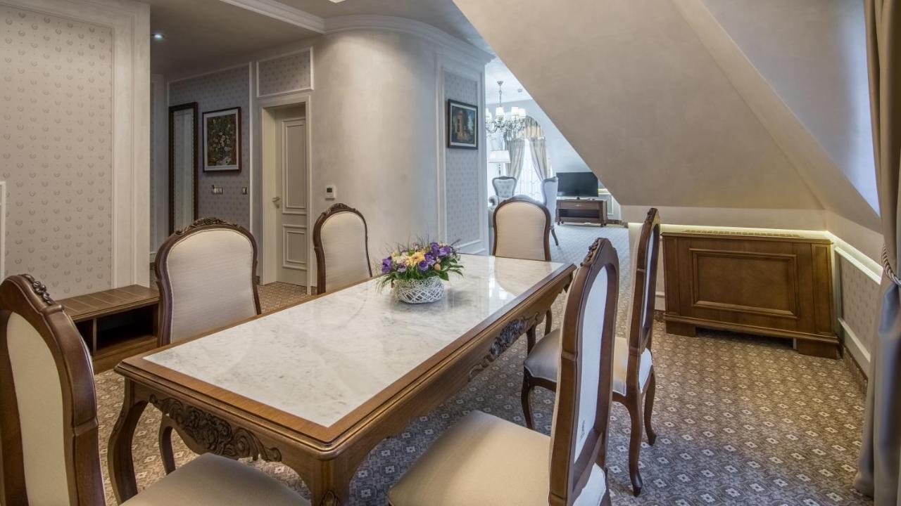 Residence City Garden - Certificate Of Excellence Top 10 Best Five-Stars City Hotels For 2024 Awarded By Htif Plovdiv Luaran gambar