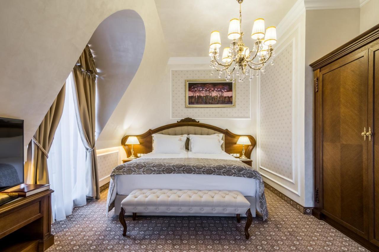 Residence City Garden - Certificate Of Excellence Top 10 Best Five-Stars City Hotels For 2024 Awarded By Htif Plovdiv Luaran gambar